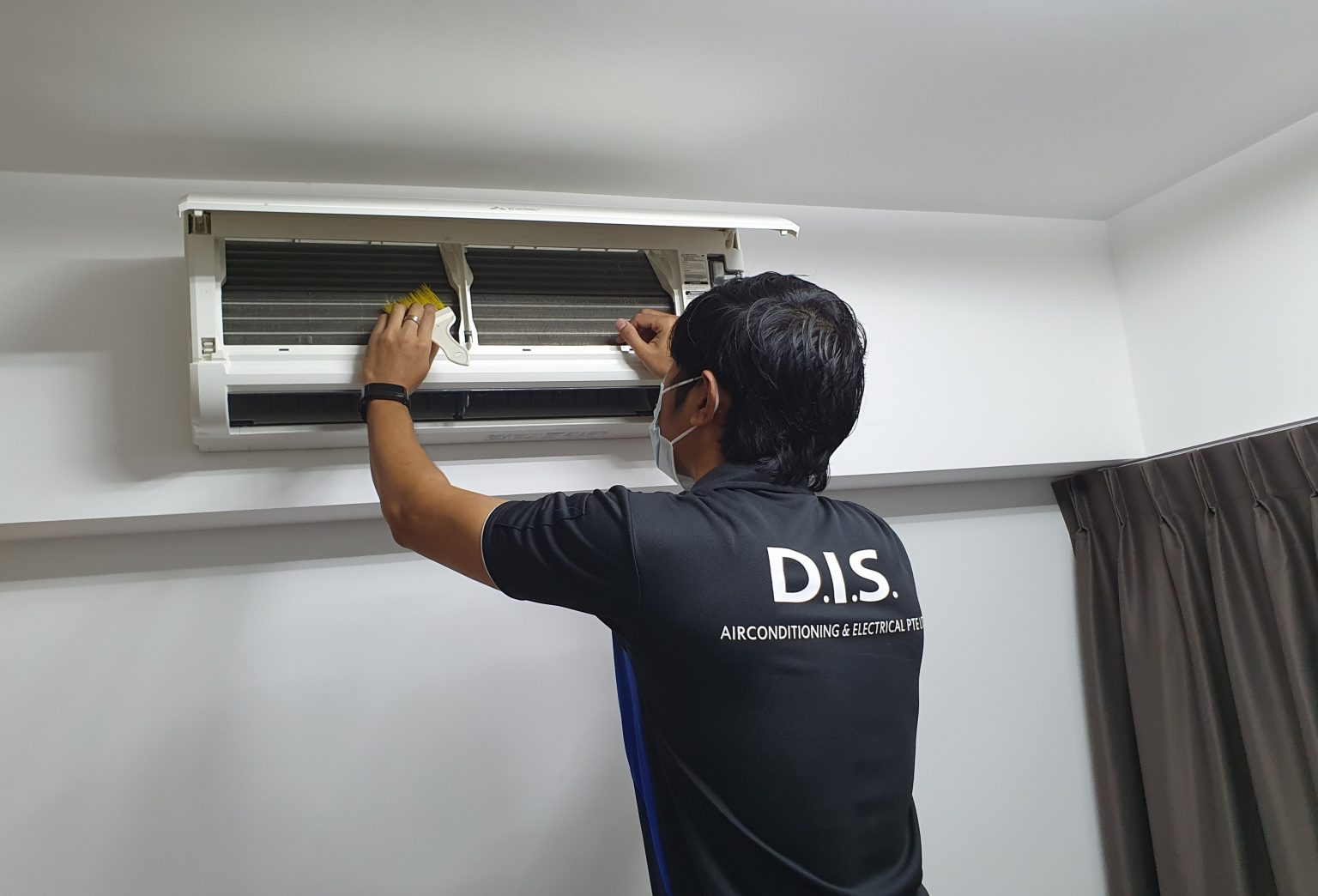 Service and Maintenance D.I.S. Airconditioning and Electrical Pte Ltd